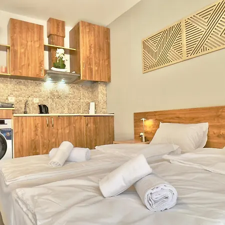 Sunny - Private Apartment